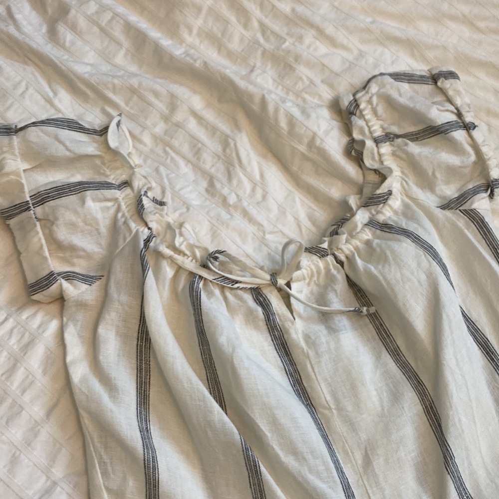 100% Linen Reformation dress - Picture 4 of 12